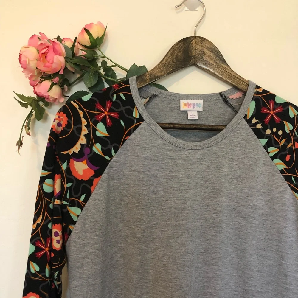 🌺LuLaRoe Randy Top🌺 - Picture 1 of 7